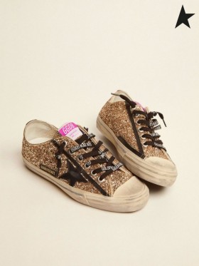 Golden Goose V-star KFT cipők arany csillogó fekete részletek arany szín fekete fekete