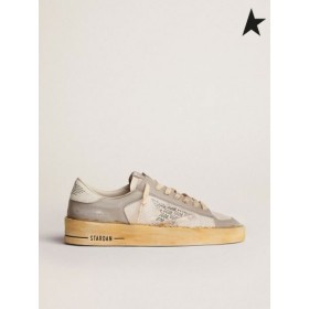 Órga Gé Stardan sneakers le leathar bán réalta le GGDB a phriontáil agus bán crackle-leathar súil cluaisín bán grey bán dubh