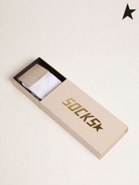 ゴールデングースの白色タ収集ソックスと黒星白