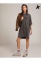 Golden Goose Golden collection T-skjorte dress i antrasitt grå med en fortvilet behandling mørk grå