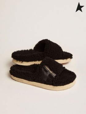 Golden Goose Poolstars Sneakers i svart shearling med stjerne i tone-på-tone skinn sort / sort