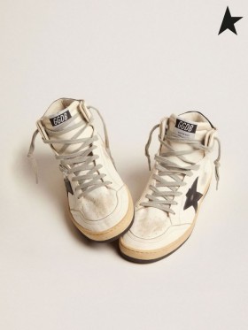 Golden Goose Sky-Stjerners joggesko med signatur på ankelen og sort skinn og hvit setter