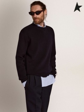 Golden Goose Golden samling round-hals genser i en mørk blå bomull med en fortvilet behandling mørk blå