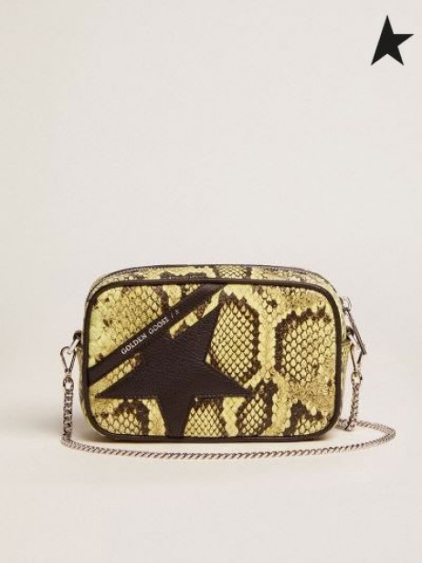 Torba Golden Goose Mini Star z лаймовой skóry z змеиным nadrukiem i czarną skórzaną gwiazdą black light green