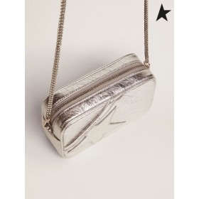 Torba Golden Goose Mini Star z srebrnym laminowanej skóry ze srebrną gwiazdką ton w ton