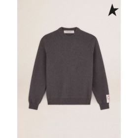 Zlatá Hus Zlaté kolo zberu-krku sveter v tmavo šedej melange bavlny s kontrastné biele logo na zadnej strane tmavo šedá