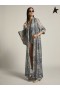 Lana kaftan od kapsule kolekcije Golden Goose Esmeralda Golden Resort vintage plave boje s bijelim kontrastom po cijeloj površini toile de jouy plave boje