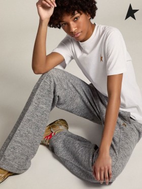 T-shirt Golden Goose White Star collection sa zlatnim sjajnim zvijezda ispred bijele boje