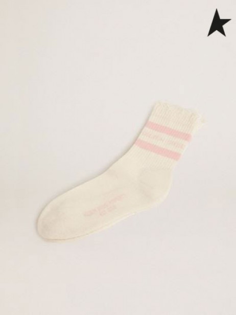 Golden Goose Nödställda-finish vita strumpor med baby-rosa logotyp och ränder i vitt