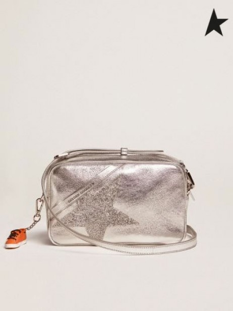 Golden Goose Silver Star Väska tillverkad av laminerat lackläder med Swarovski-stjärniga Hud Färg