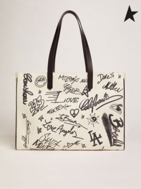 Golden Goose Vit East-West Kalifornien Väska med kontrasterande svart graffiti ut vit