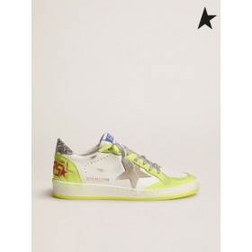 Golden Goose Vit Boll Star sneakers med fluorescerande gul skär och glitter