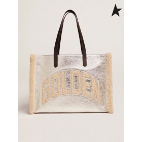 Golden Goose East-West Kalifornien Väska i silver och laminerat lackläder med merino ull skär silver