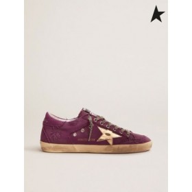 Golden Goose Super-Stjärniga Penstar LAB sneakers i lila nödställda canvas med guld och laminerat lackläder stjärniga lila
