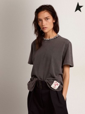 Altın Kaz Altın koleksiyon Tişört antrasit gri cabochon kristalleri ile koyu gri