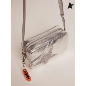 Zlatá Husa Silver Star Taška je vyrobena z laminované usně s Swarovski star Barva Kůže