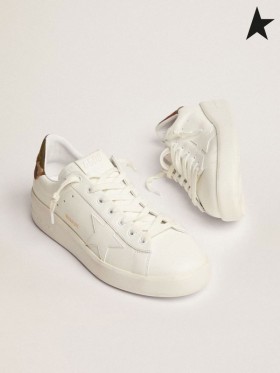 Golden Goose Purestar sneakers in wit leer met toon-op-toon sterren en groene tabblad hiel in camouflage-print ripstop-stof wit