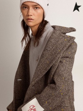 Golden Goose Χρυσή συλλογή σταυρωτό παλτό σε ανθρακί-γκρι βέλος μαλλί με κίτρινο ζωγραφισμένα στο χέρι, με λεπτομέρειες σκούρο γκρι