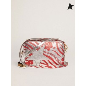 Golden Goose Αστέρων Τσάντα σε ασήμι-χρωματισμένο τοποθετημένο σε στρώματα δέρματος με το tone-on-tone αστέρων και κόκκινο τιγρέ CNY εκτύπωσης ασημί κόκκινο